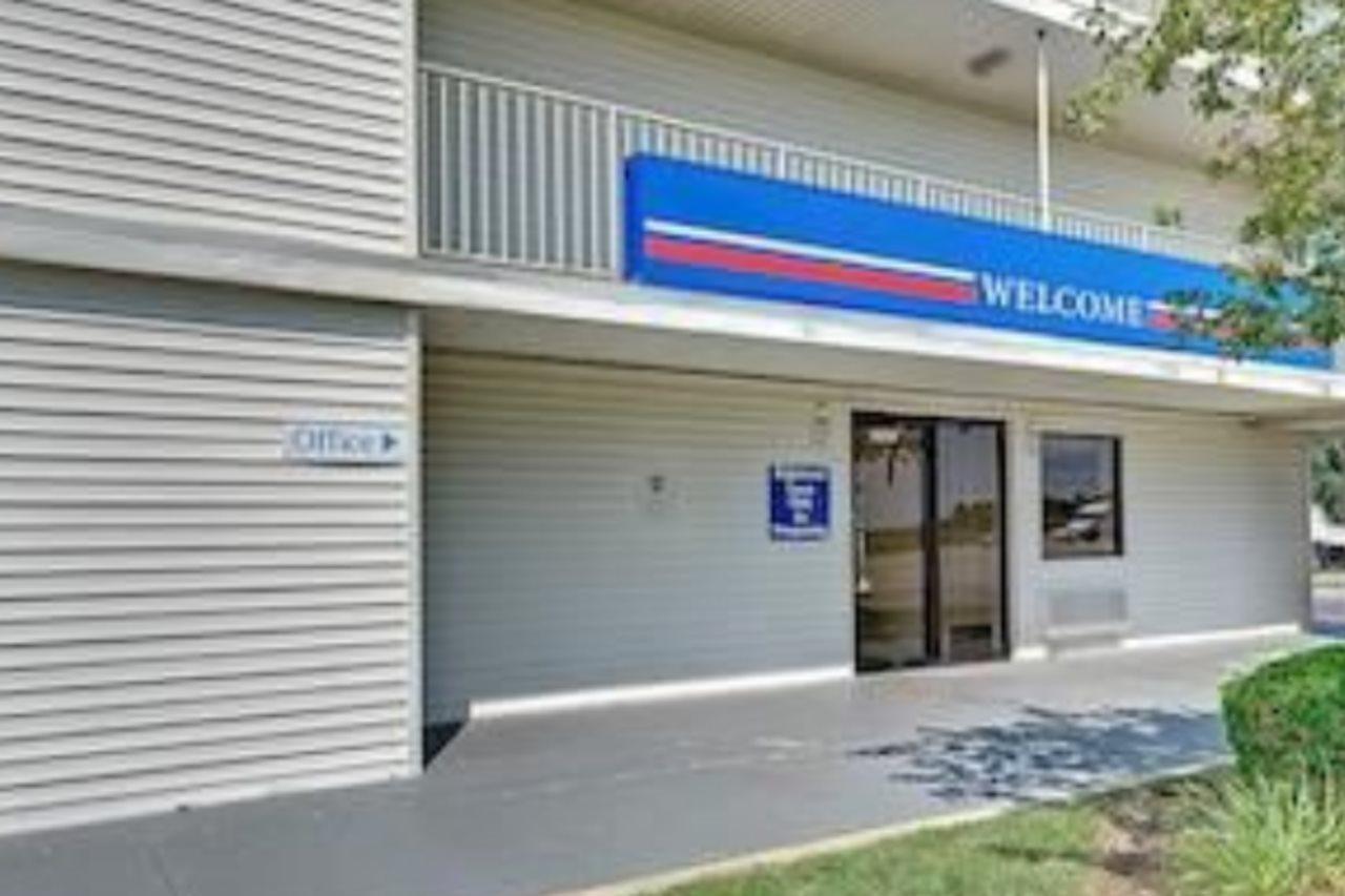 Motel 6 Chicago Southwest - Aurora Eksteriør bilde