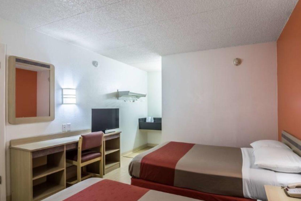 Motel 6 Chicago Southwest - Aurora Eksteriør bilde