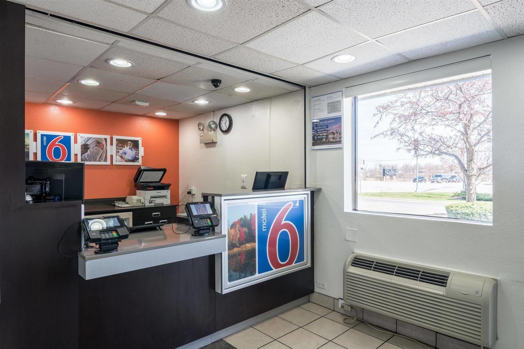 Motel 6 Chicago Southwest - Aurora Eksteriør bilde