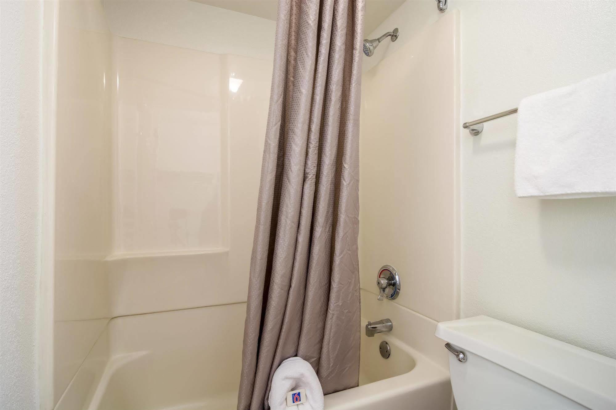 Motel 6 Chicago Southwest - Aurora Eksteriør bilde