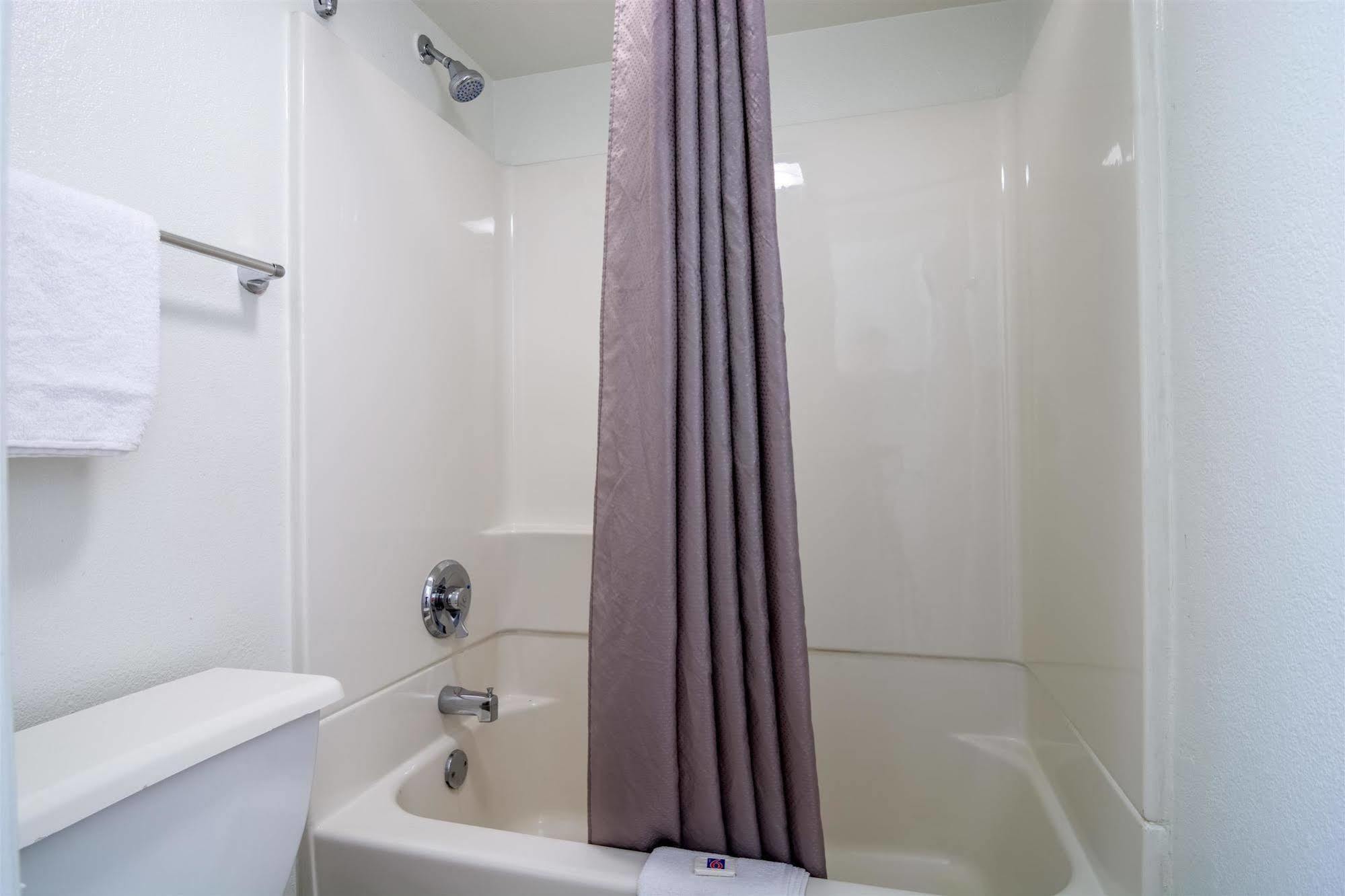 Motel 6 Chicago Southwest - Aurora Eksteriør bilde