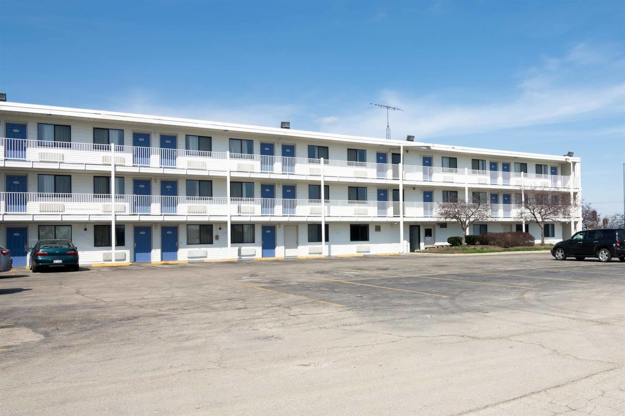 Motel 6 Chicago Southwest - Aurora Eksteriør bilde