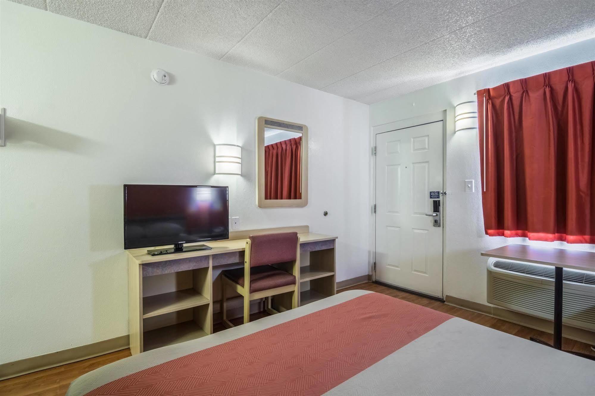 Motel 6 Chicago Southwest - Aurora Eksteriør bilde